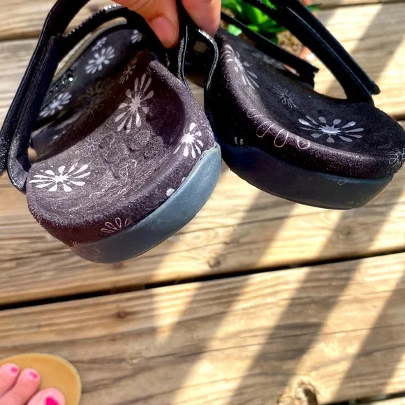 Vionic Jodie Strappy Sandal Black Patent Leather Chantily Lace Design Sz 8 - Picture 6 of 13